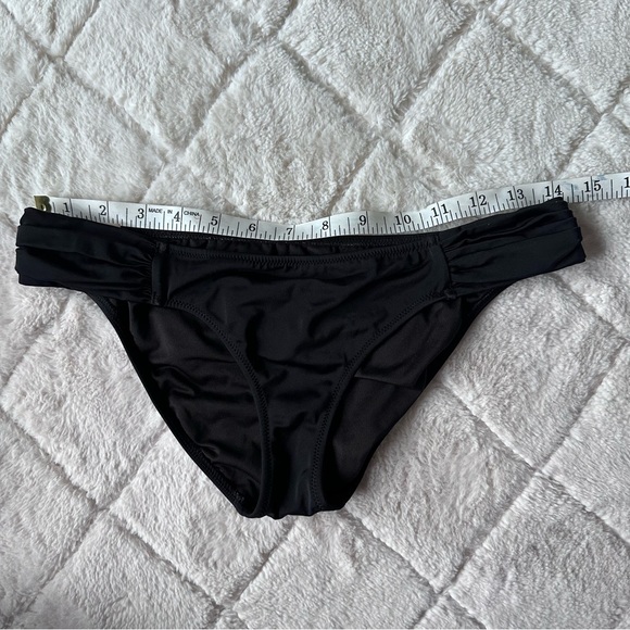 Victoria's Secret | Knockout Ruche Black Bikini Bottoms | Size Small - Picture 11 of 12